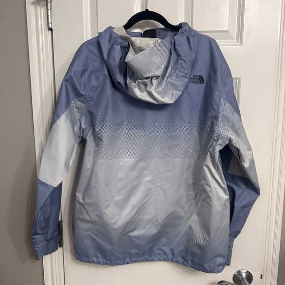 The North Face Men's Two-Tone Raincoat - Picture 3 of 3